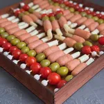 تصویر سینی سوسیس چوبی 