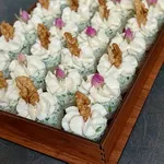 تصویر  سینی راتا نان و پنیر و سبزی 