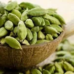 دانه هل سبز