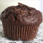 کیک یزدی با روکش شکلاتی